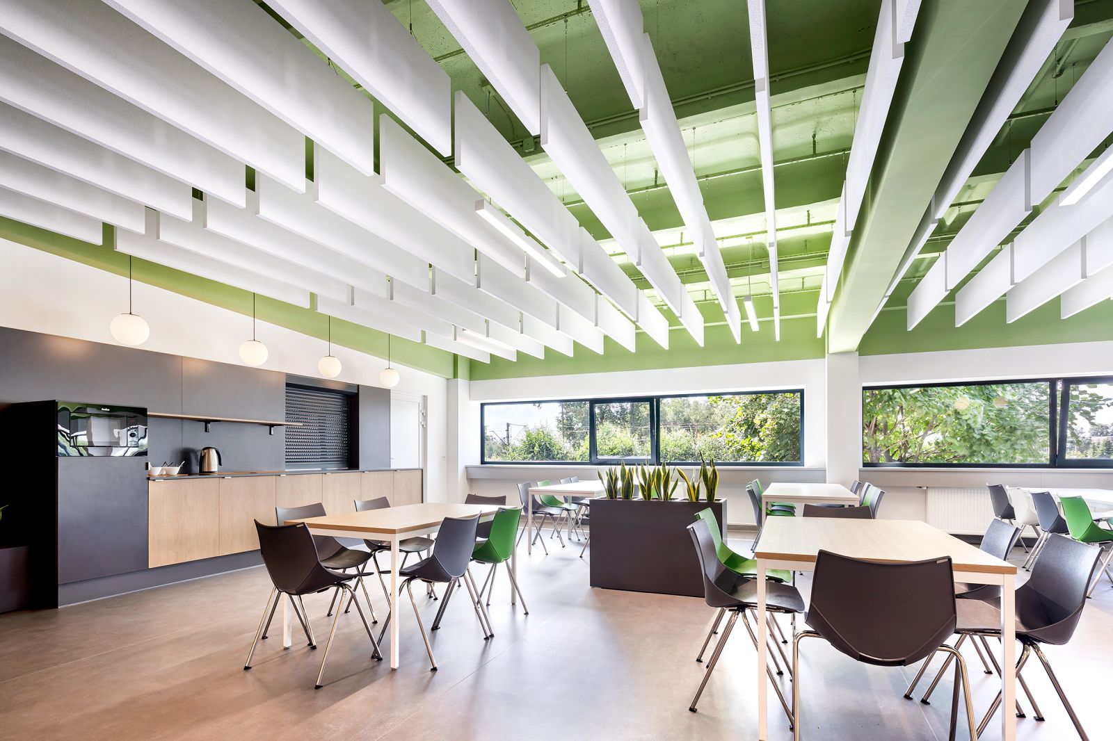 Funkcjonalnie, przestronnie, energetycznie. Stworzenie miejsca przyjaznego pracownikom.