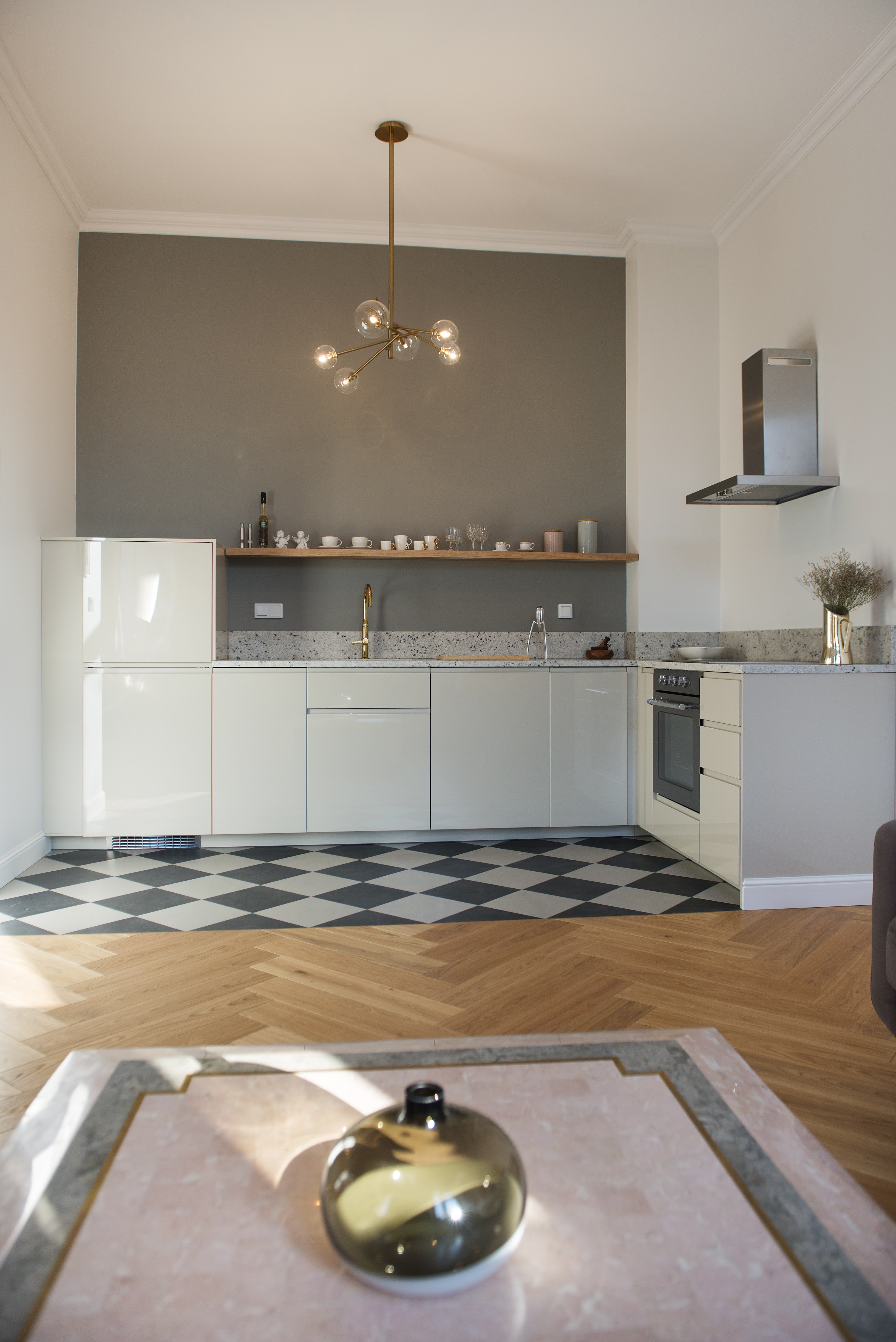 Dzięki otwartemu układowi części dziennej, mieszkanie jest jasne i przestronne.